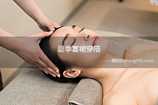 夏季套裙穿搭(夏天来了,怎样才能让收腰裙搭配比较好看)