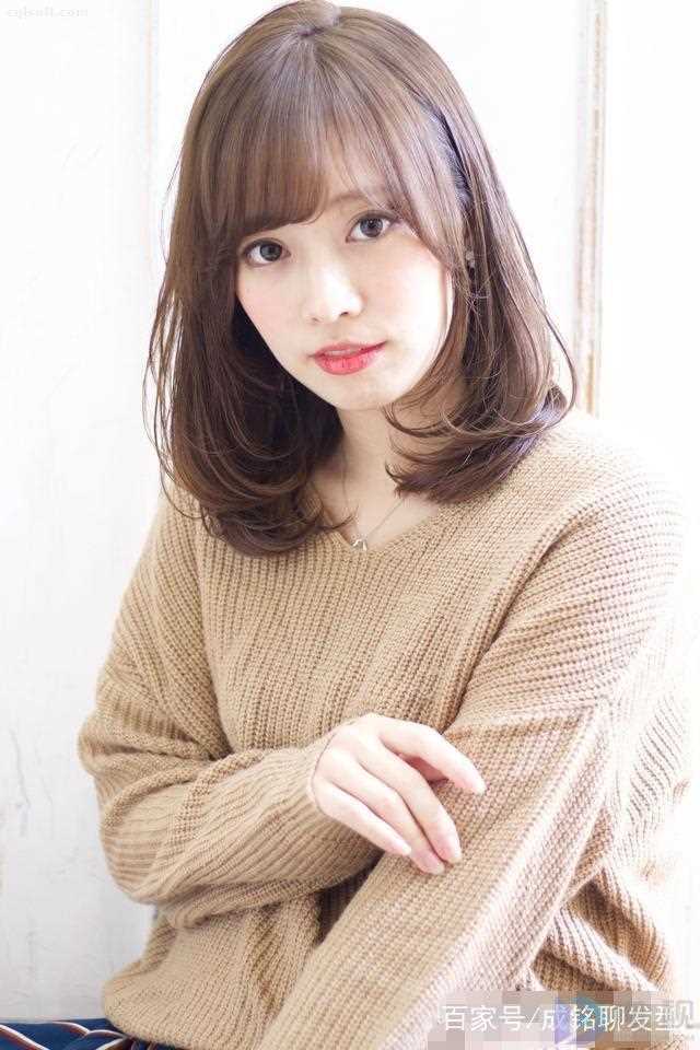 自然卷的头发适合什么发型(长发自来卷是什么意思)