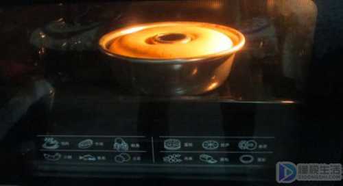 如何用烤箱做蛋糕(自己在家用烤箱怎么作蛋糕)