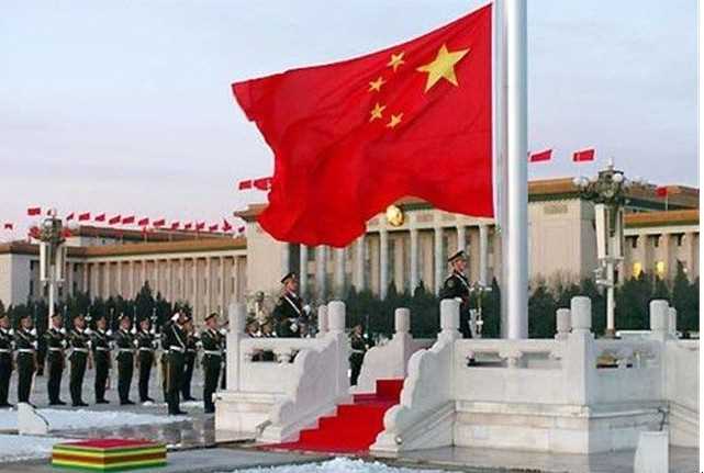 天安门广场调节国旗时间是在几点