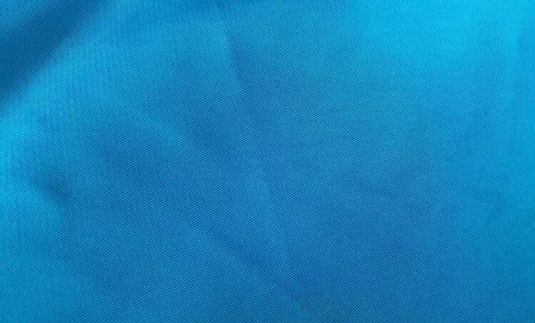 湖蓝色