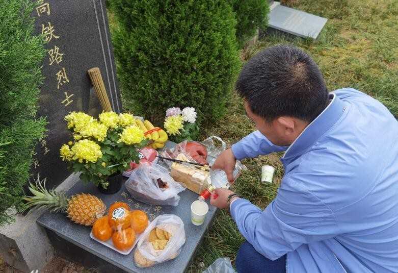 拜祭和祭拜的差别有什么
