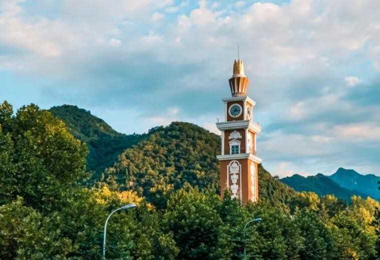 西安翻译学院学费多少