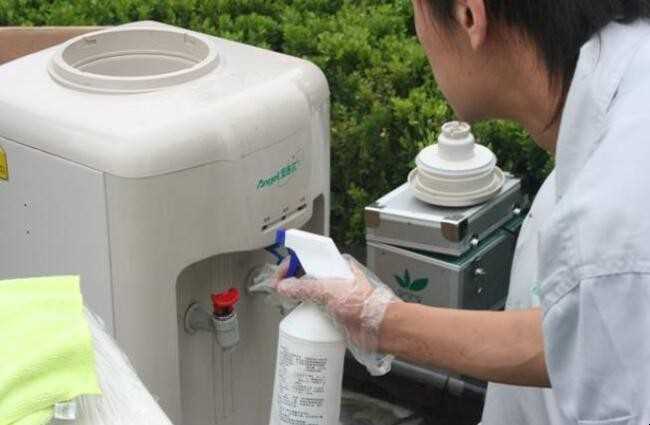饮水机除垢剂使用方法是什么