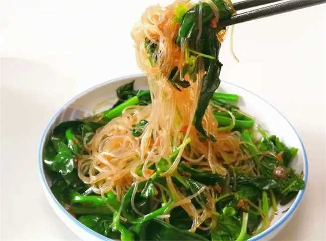 晚餐适合吃的蔬菜有哪些(晚餐吃什么蔬菜晚餐的时候适合吃一些比较好)