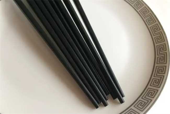塑料筷子对身体有害吗(使用塑料筷子对身体有什么影响)