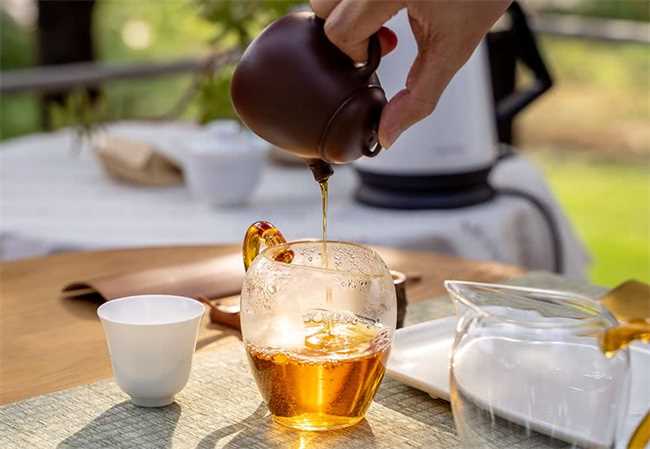 茶叶渣能缓解皮肤晒伤吗(茶叶渣能不能缓解皮肤晒伤)