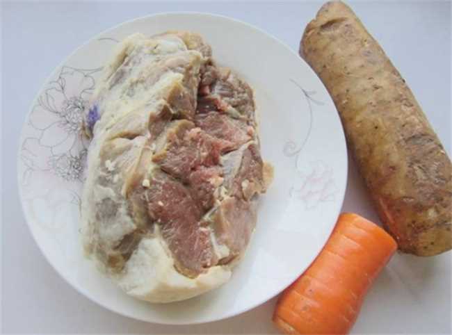 怎样吃羊肉更科学(羊肉怎样吃才科学吃羊肉最好荤素搭配吃起来更健康科学)