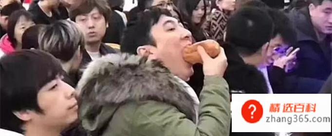 王思聪吃热狗什么梗(王思聪:你们别再发我吃热狗的照片了行吗)