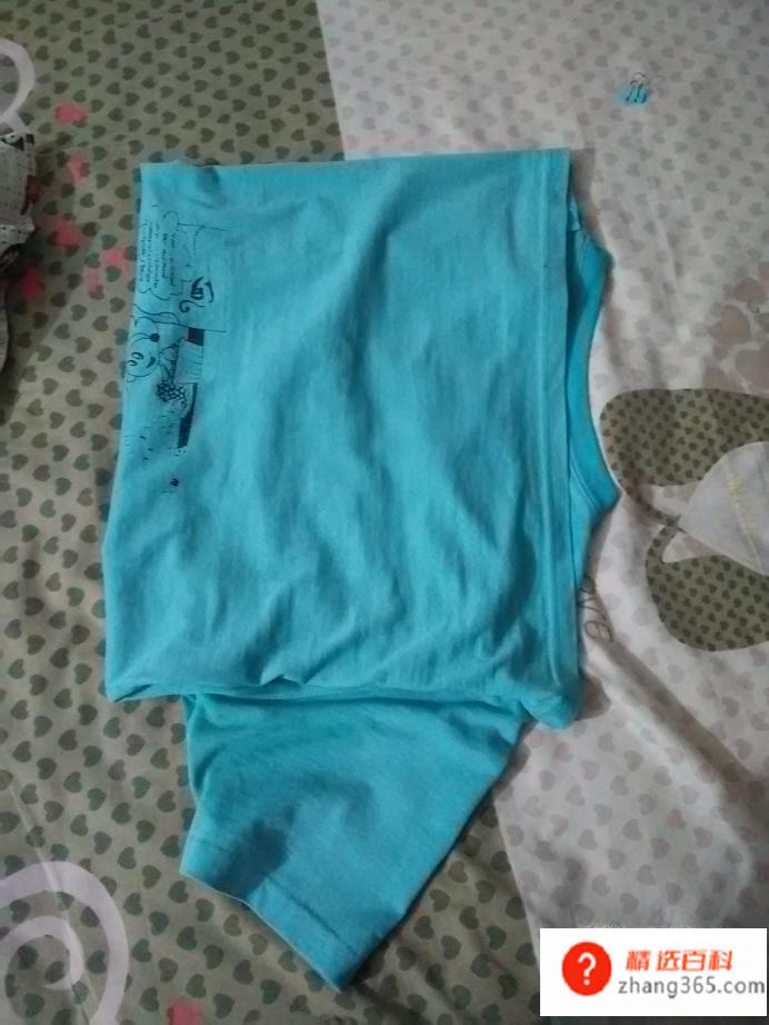 快速3秒叠衣服的方法 图文介绍