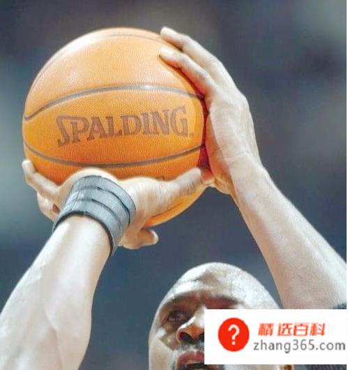 怎么正确投篮(打篮球时投篮的姿势很重要)