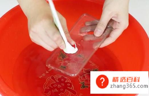 手机壳发黄怎么办(怎么处理发黄的手机壳)