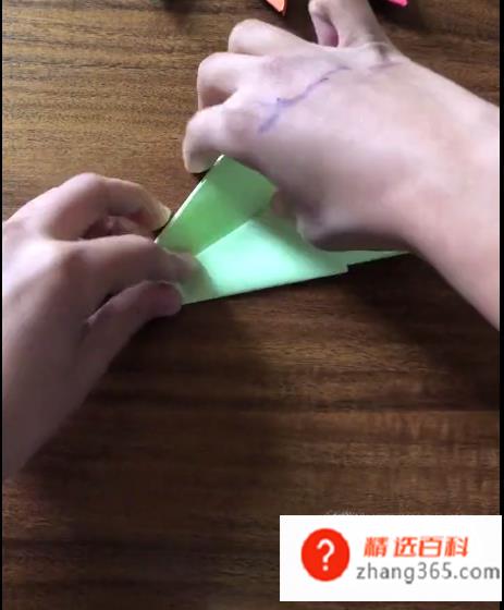 如何制作纸指甲(制作纸指甲的方法有哪些)