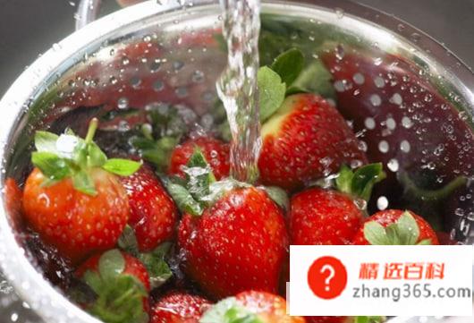 怎么洗水果才干净(淘米水可以有效清洗水果吗)