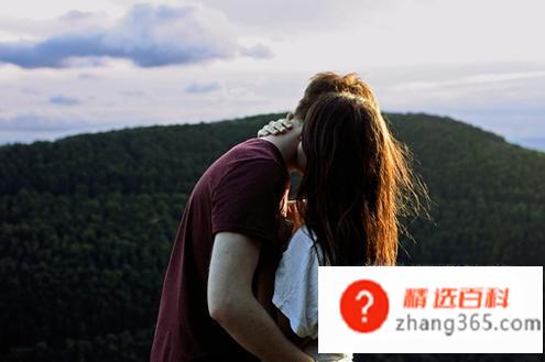 怎样接吻以及接吻的技巧(怎样接吻接吻的时候应该注意哪些技巧)