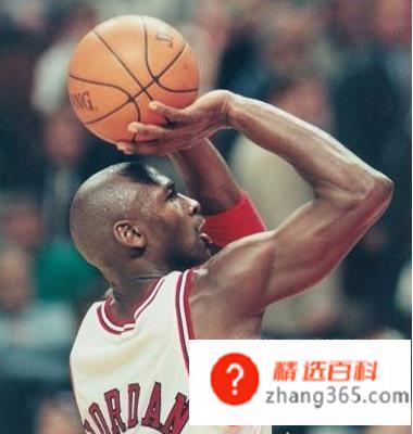 怎么正确投篮(打篮球时投篮的姿势很重要)