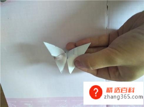 如何做一个折纸小蝴蝶(如何折一个纸质的小蝴蝶)