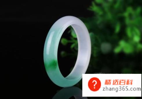 翡翠手镯一般多少钱