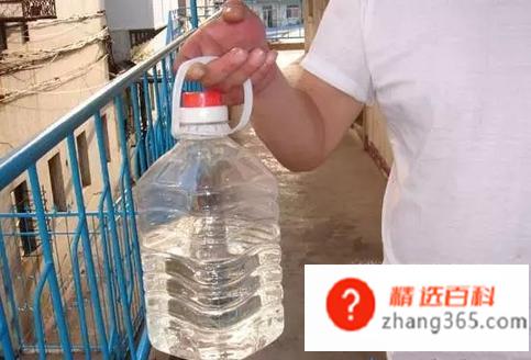 坐火车能不能带酒(火车携带物品规定可以带酒吗)