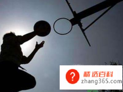 打篮球的基本规则(如何控制篮球队员人数)