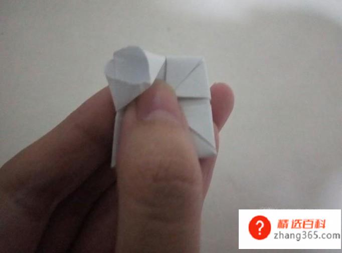 怎么用纸折小衣服？