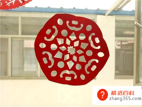 剪窗花的详细步骤图(彩纸的操作方法有哪些)