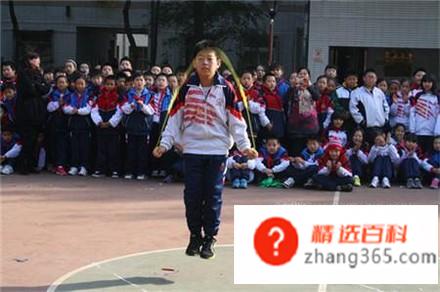 双摇跳绳的训练方法(双摇跳绳的操作方法)