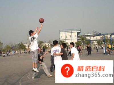 打篮球的基本规则(如何控制篮球队员人数)