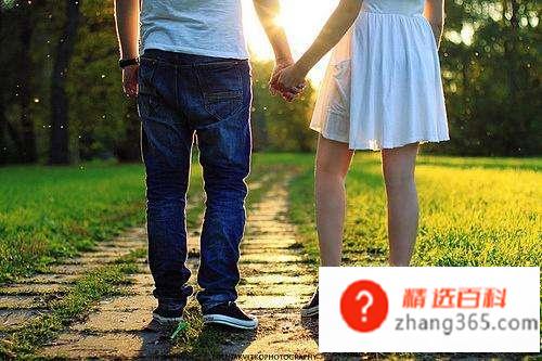 情侣之间的爱称有哪些(情侣之间的爱是一种真实的心意)