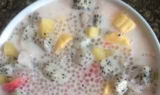 牛奶草莓西米露怎么做(草莓切块和牛奶小西米的做法)