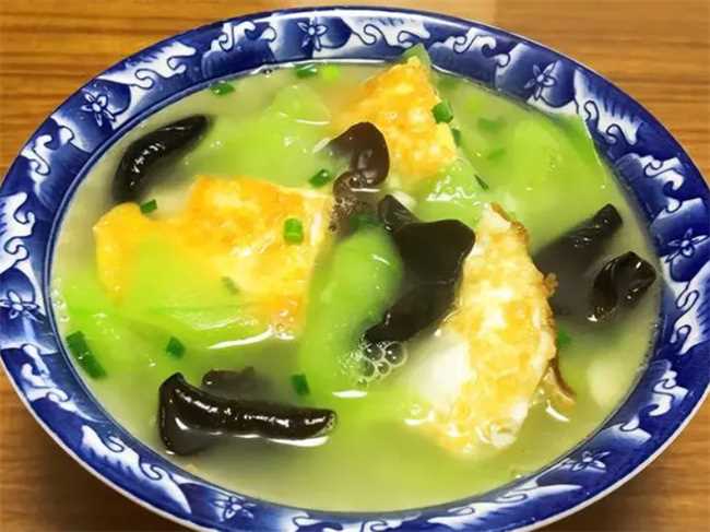 开胃解馋(推荐5道简单易做的家常菜)